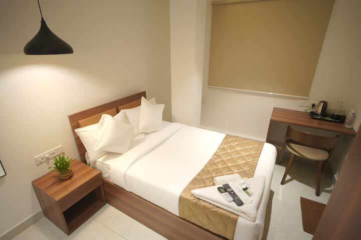Room 5 of 40