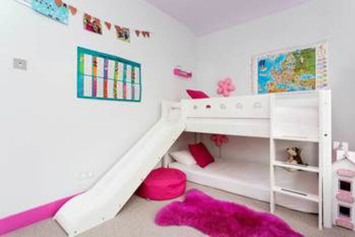 Room 9 of 26
