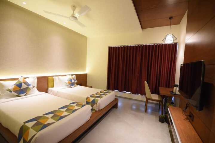 Room 2 of 11