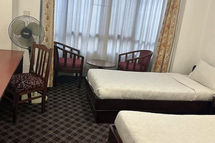 Room 32 of 93