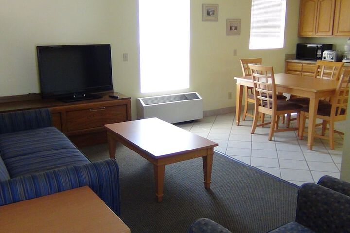 Room 36 of 83