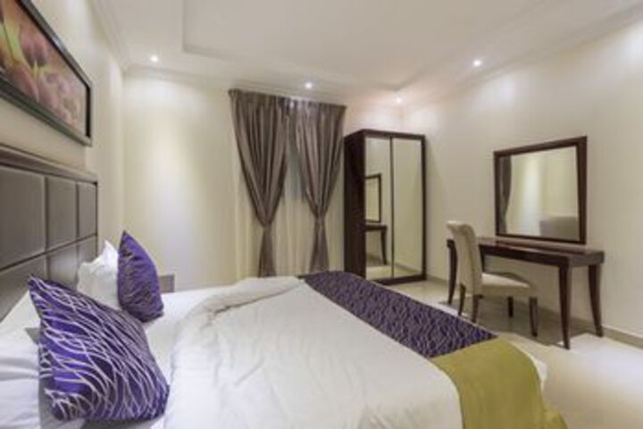 Room 9 of 29