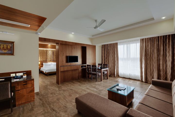 Room 10 of 27