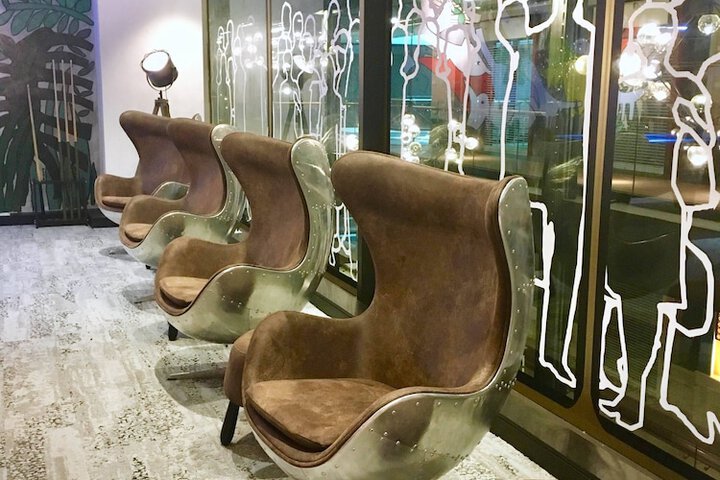 Lounge 313 of 326