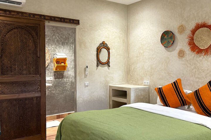 Room 15 of 76