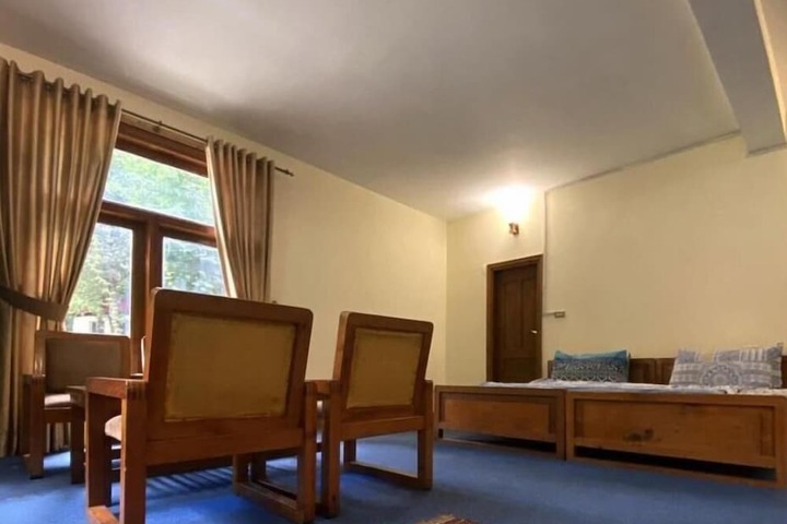 Room 2 of 15
