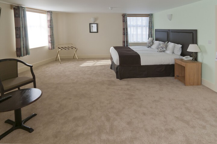 Room 4 of 43