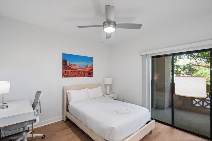 Room 5 of 33