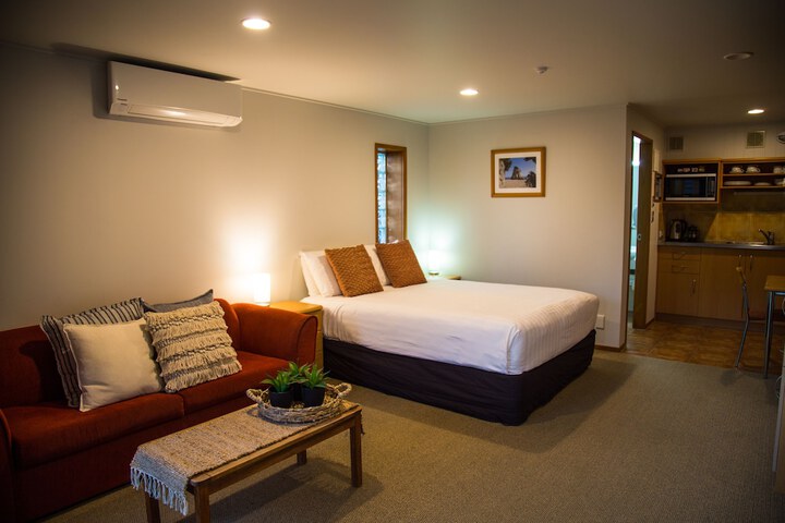 Room 10 of 65