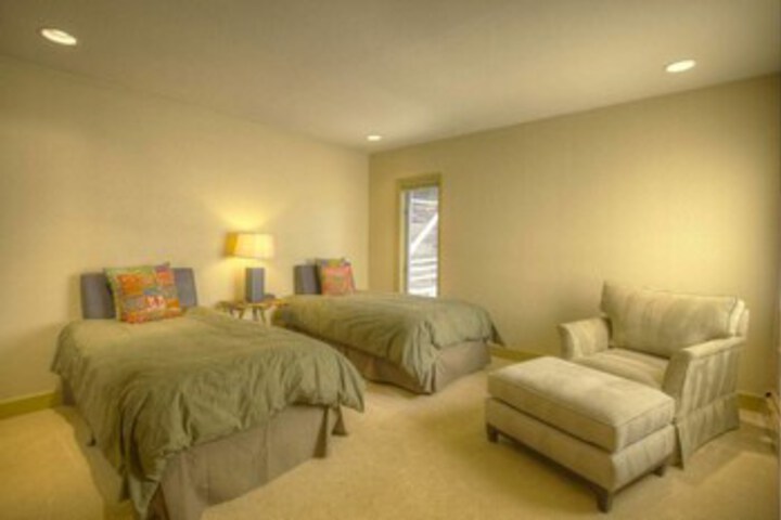 Room 87 of 92