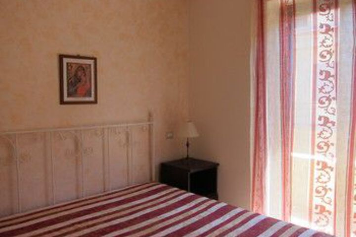Room 10 of 17