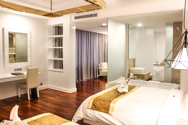 Room 4 of 46