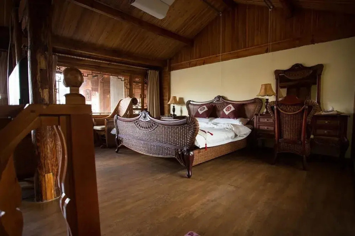 Room 5 of 15