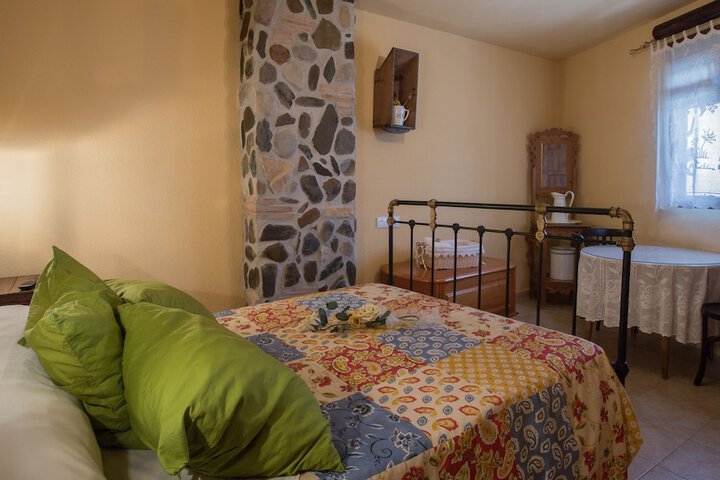Room 9 of 16
