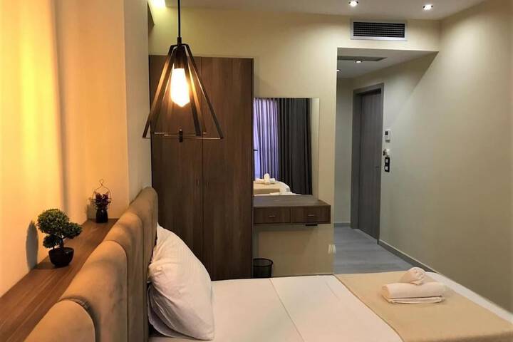 Room 17 of 34