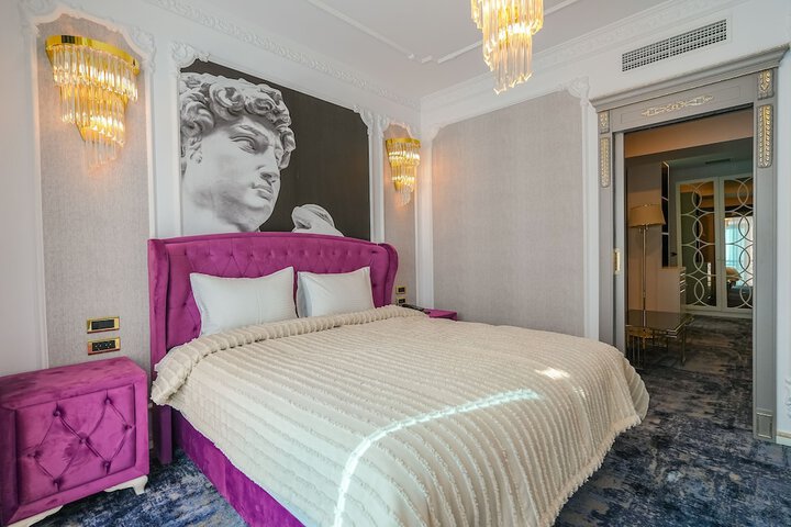 Room 21 of 64