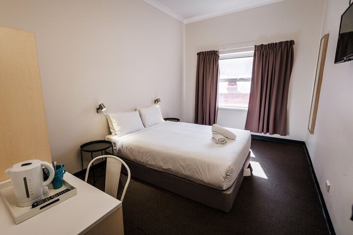 Room 15 of 42