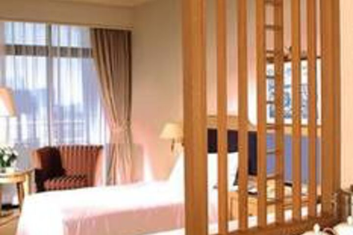Room 42 of 115