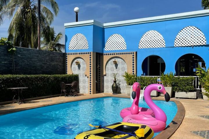 Pool Hotel