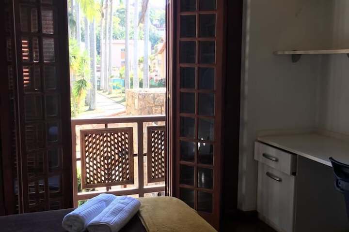 Room 13 of 28
