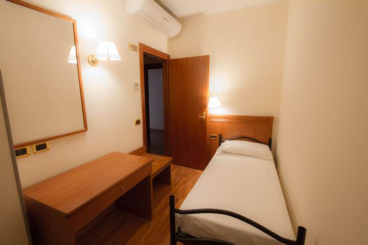 Room 10 of 45