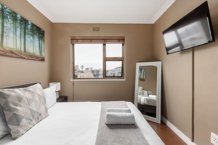 Room 2 of 17