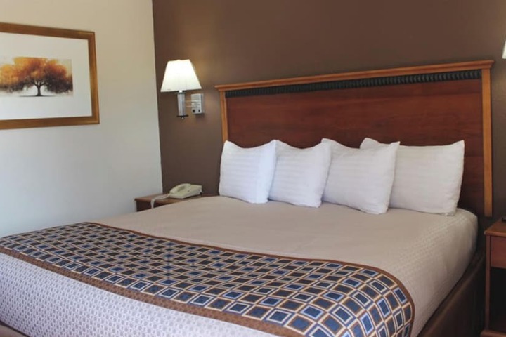 1 King Bed (3 of 3)