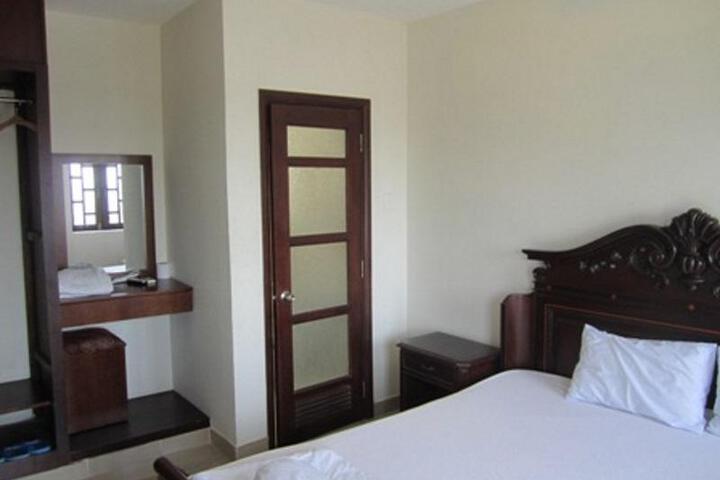 Room 2 of 6
