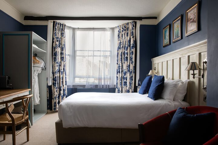 Room 14 of 32