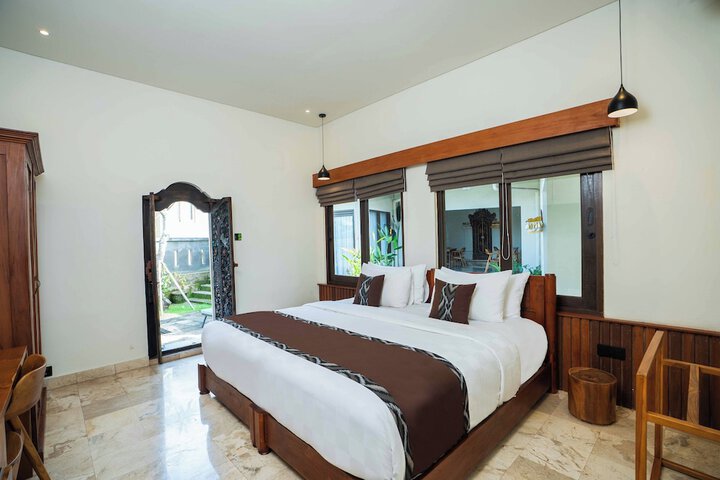 Room 2 of 20