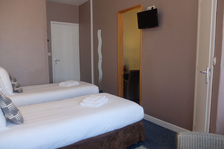 Room 6 of 82