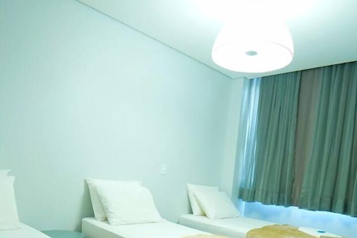 Room 9 of 23