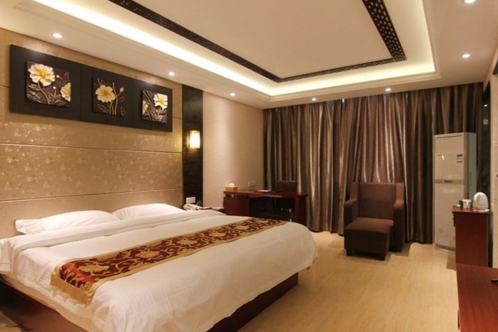GreenTree Inn JiangSu ZHenjiang Jurong Yalong Hotel