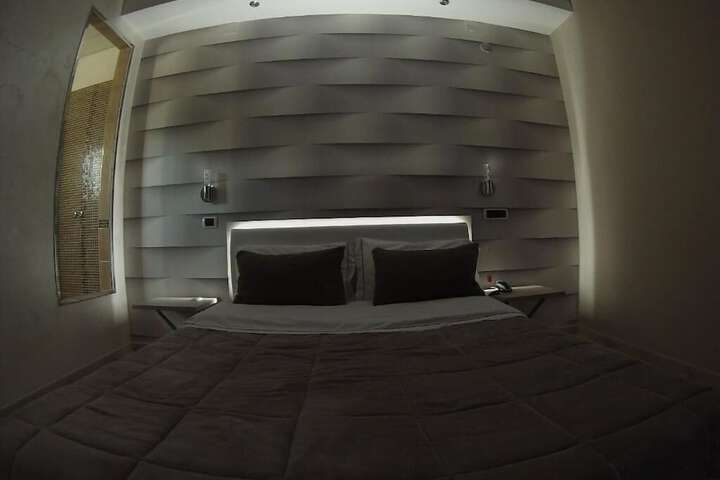 Room 10 of 41
