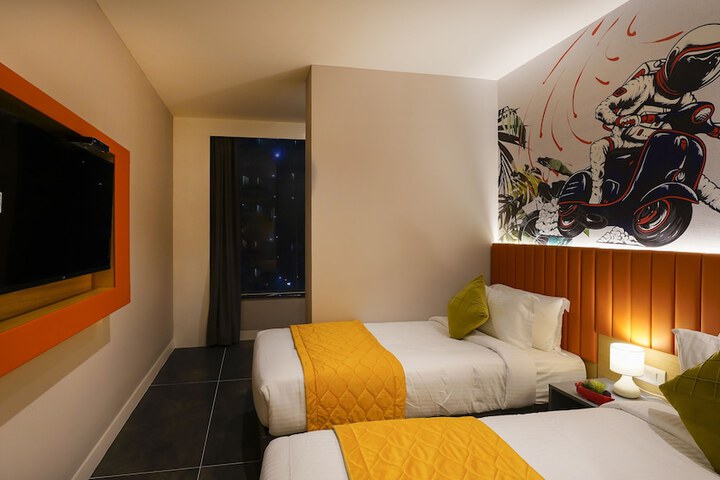 Room 8 of 24