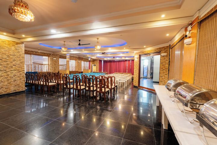 Ballroom/Hall 128 of 135