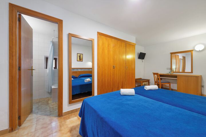 Room 32 of 86