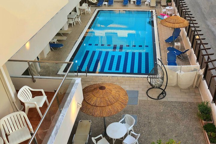 Hotel with Pool
