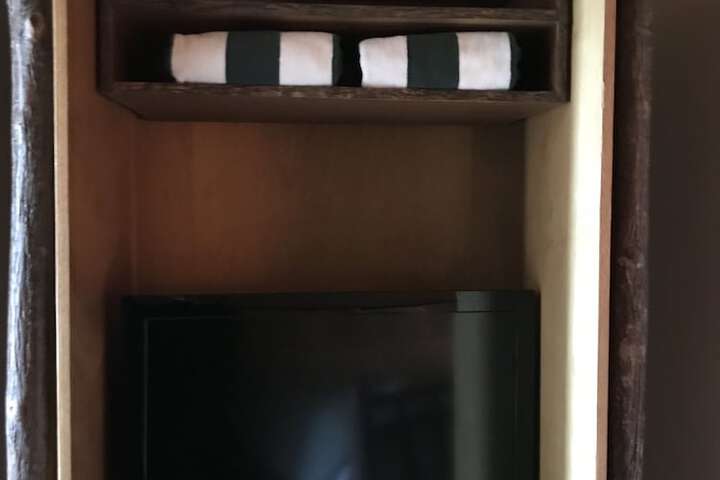 Room 14 of 66