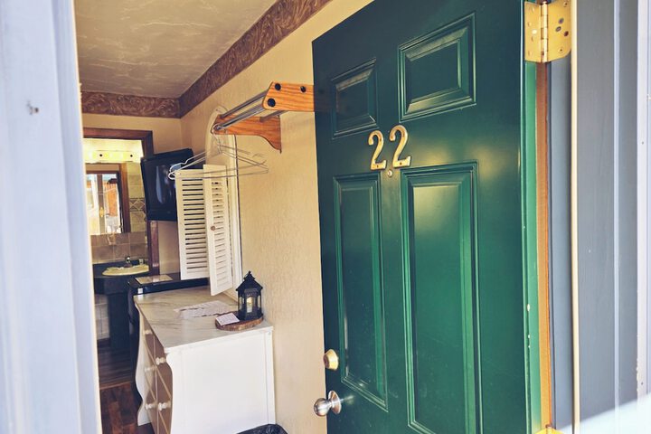 Hotel 172 of 183