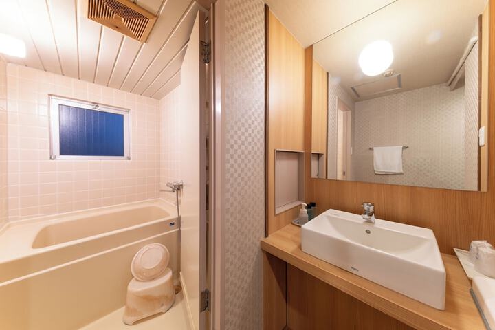 Room 12 of 40