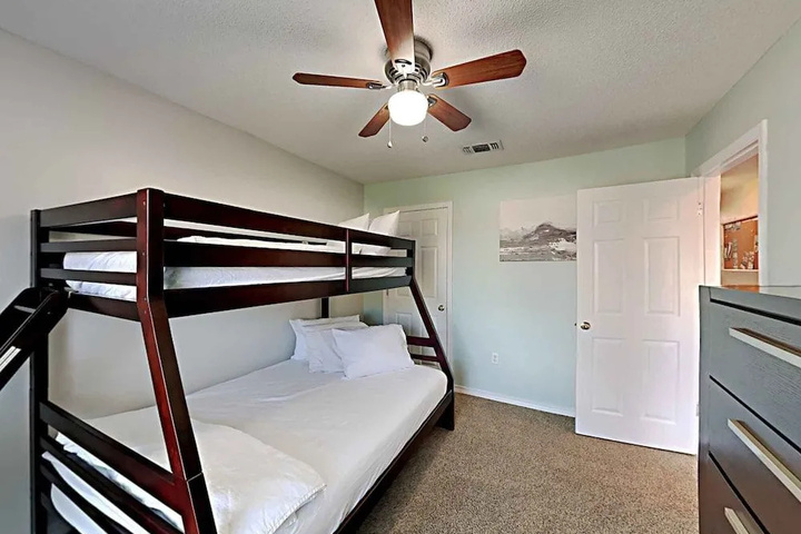 Room 4 of 15