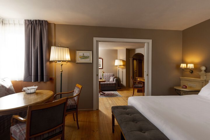 Room 21 of 49