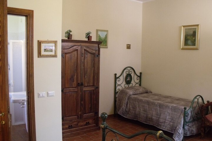 Room 4 of 39