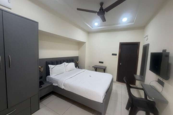 Room 11 of 39