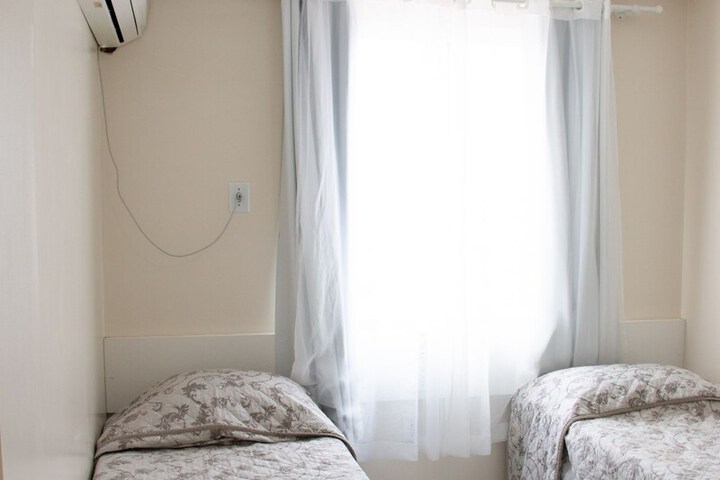 Room 7 of 32