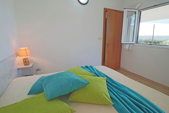 Room 9 of 39