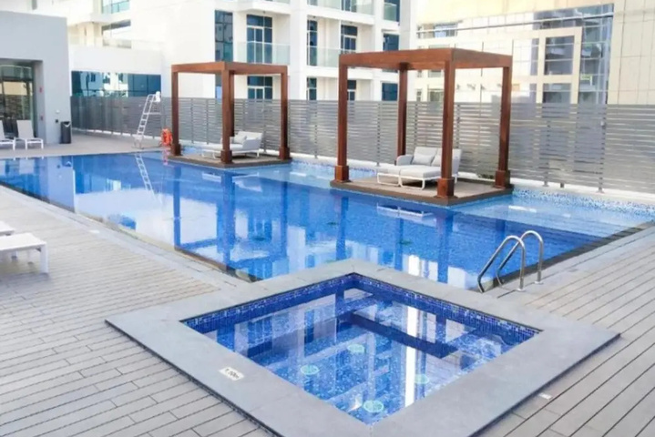 Pool 10 of 16