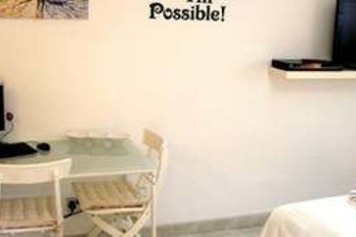 Room 42 of 77