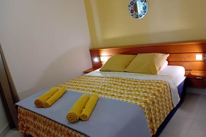 Room 3 of 113